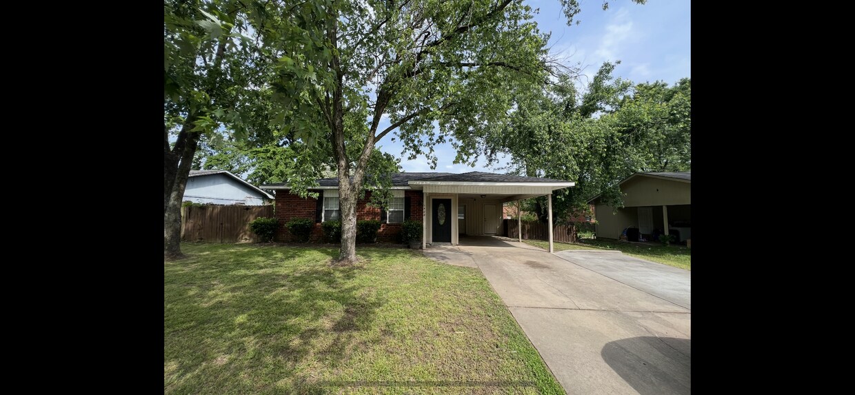 Primary Photo - 2 Bed 1 Bath House