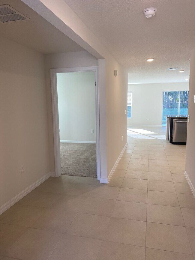 Foto del edificio - Desirable Lake Diamond Subdivision 3/2/2 **Won't Last**