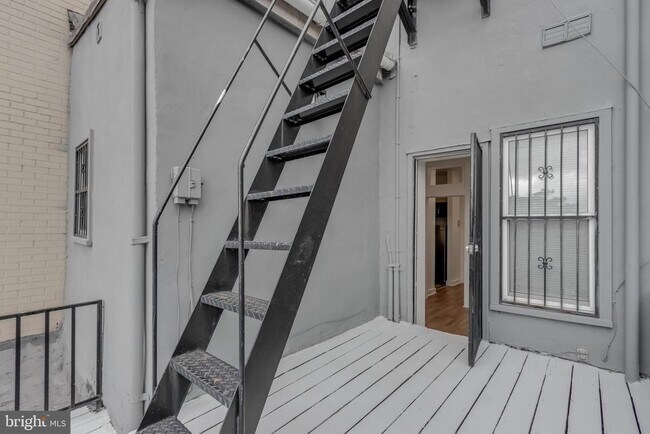 Foto del edificio - 1113 N Calvert St