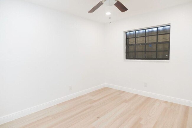 Foto del edificio - 3320 NW 14th St