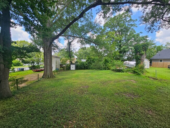 Foto del edificio - 503 N Maple St