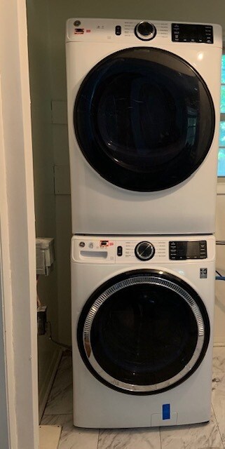 Washer/dryer - 2415 Lawrenceville Hwy