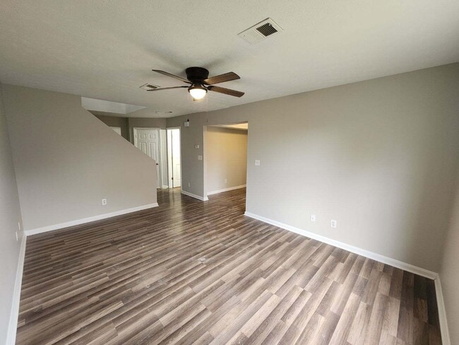 Foto del edificio - 129 Karen Ct