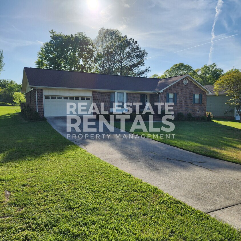 Foto principal - 303 Mountain Lake Cir