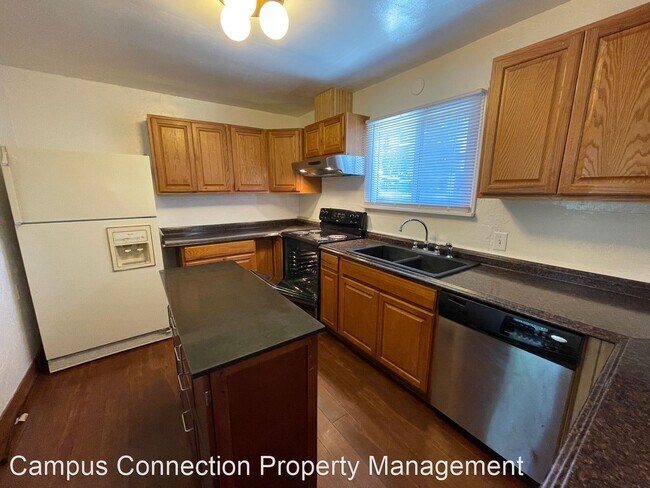 Building Photo - 4 br, 1 bath House - 930 W 24th