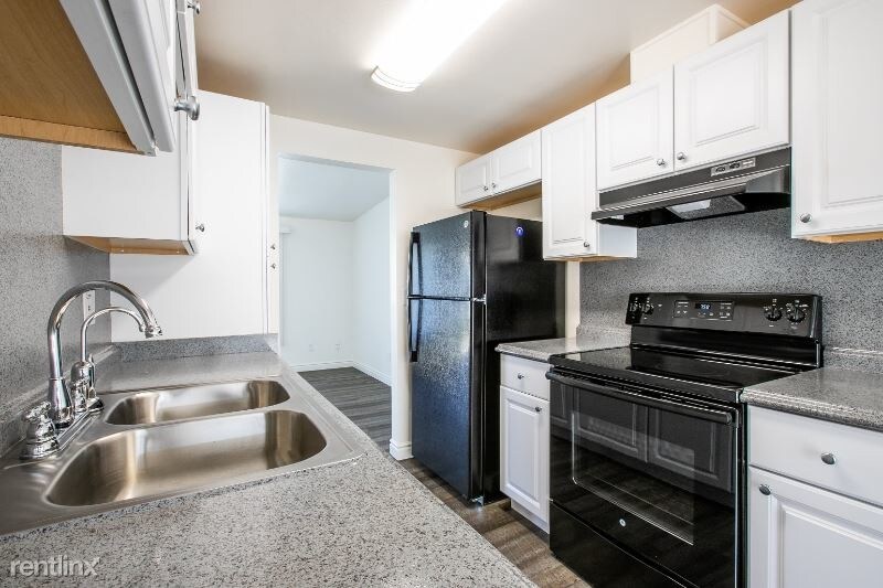 Primary Photo - 2 br, 1 bath Apartment - 1627 E. 9th Street