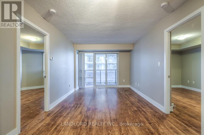 Building Photo - 20 Blue Jays Way