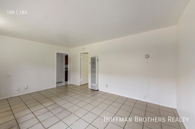 Foto del edificio - 2554 E 16th St