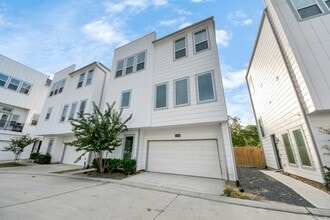 Building Photo - 1907 Lonestar Brook Ln