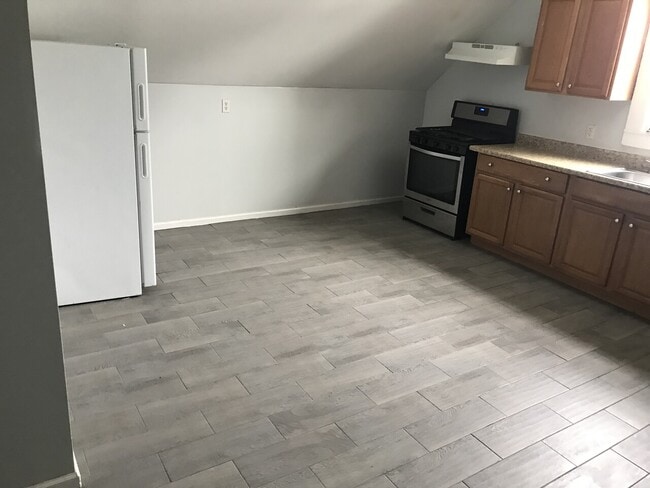Building Photo - Amakon LLC