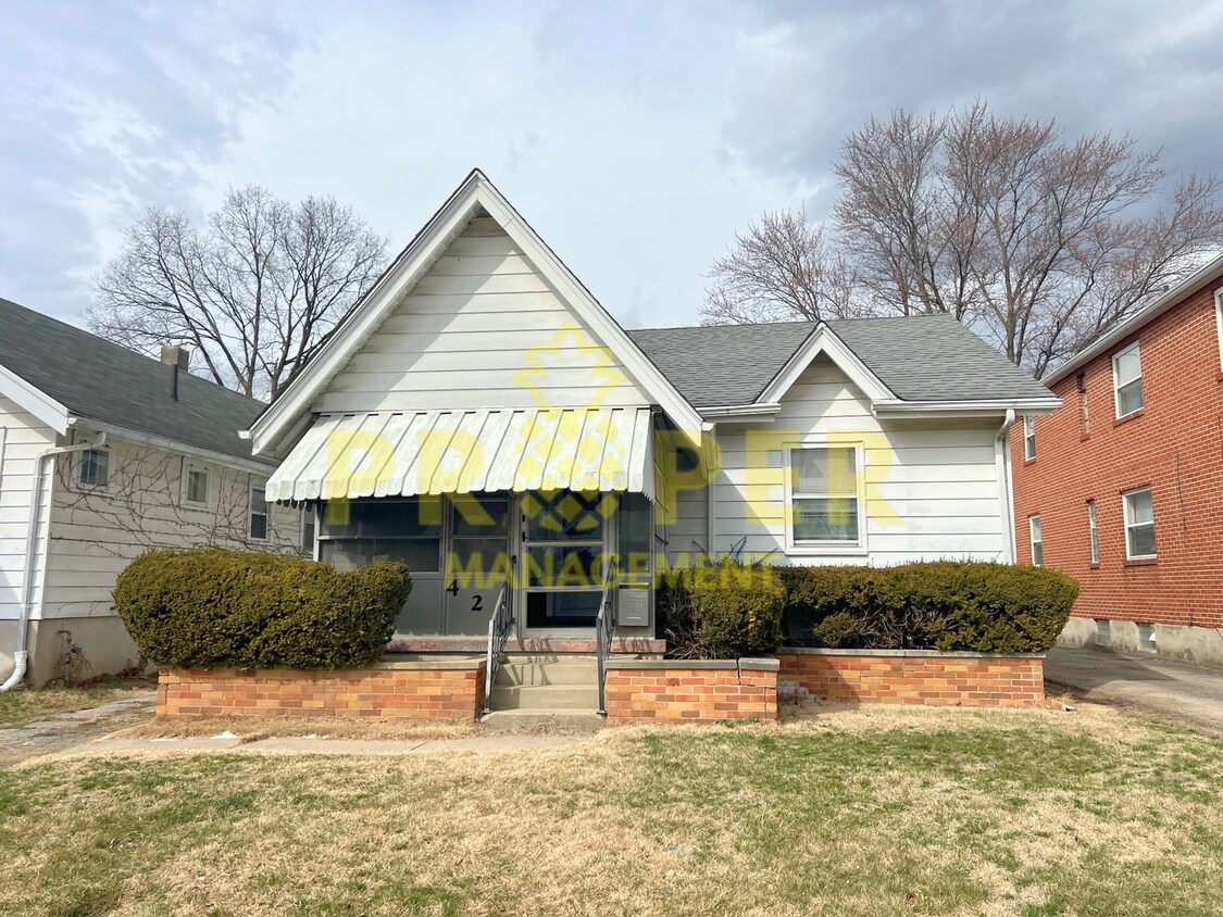 Foto principal - 2 bedrooms 1 bathroom house