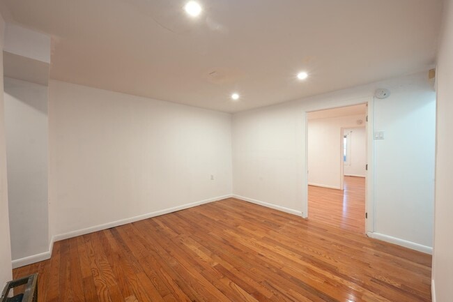Building Photo - 75 Giles Ave