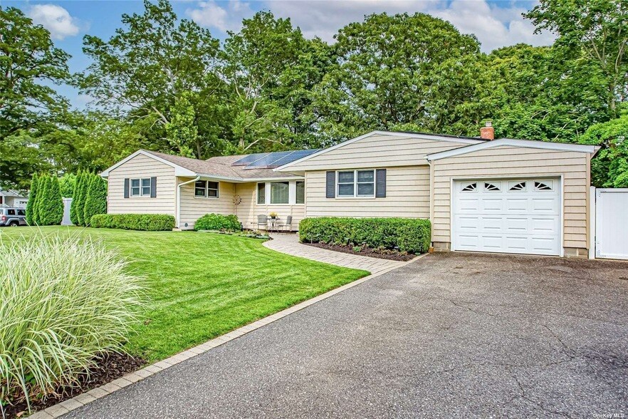 Primary Photo - 35 Morewood Dr