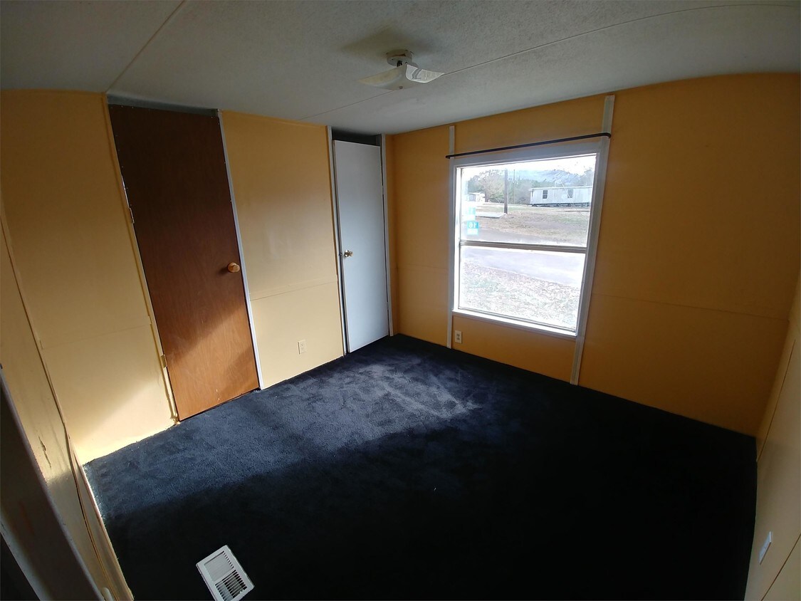 Building Photo - 3184 Rockmart Rd SE