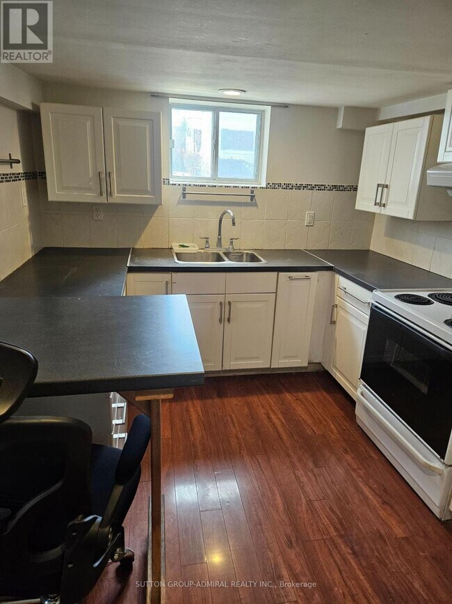 Photo du bâtiment - 32 Belgravia Ave