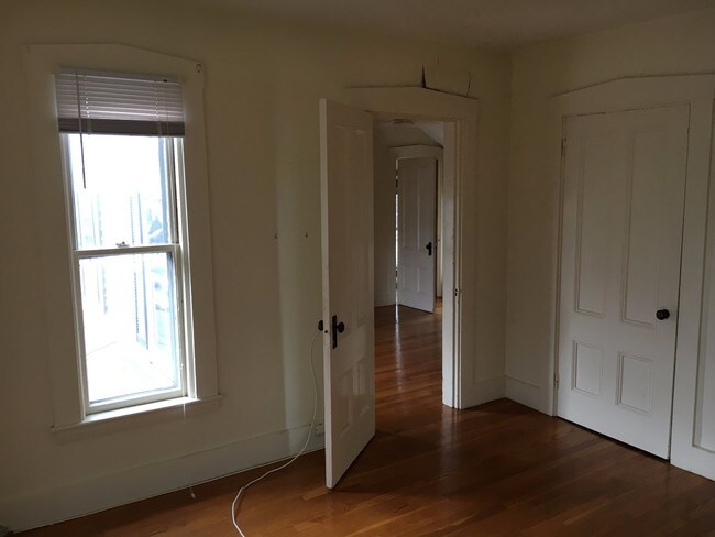 Building Photo - 38 Pond St