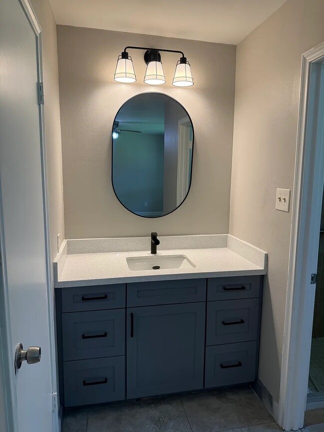 Foto del edificio - 14307 Lantern Ln