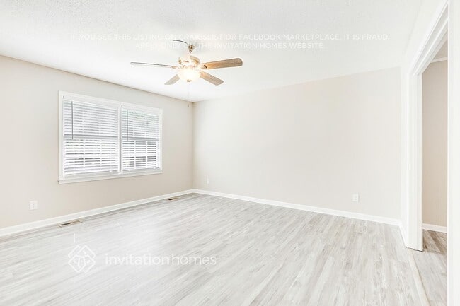 Foto del edificio - 394 Rays Rd