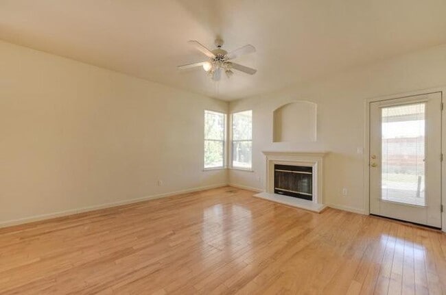 Building Photo - 4bed | 2bath | 1715SF | 2 Car Garage | Single Story | Tenant pays $190 monthly for WS&G