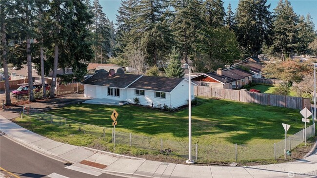 Building Photo - Huge fenced yard 3 Bedroom Fresh remodel