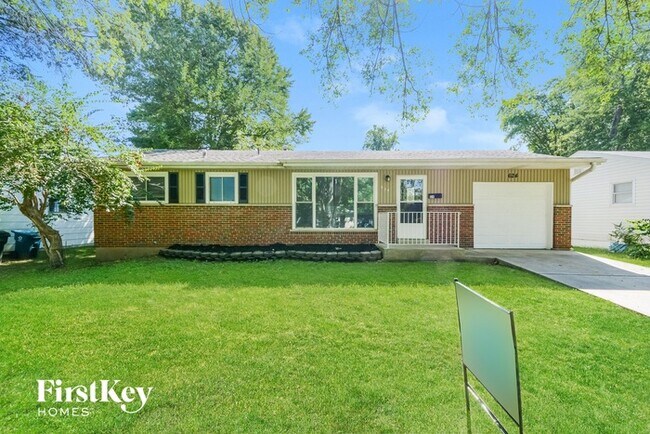 Building Photo - 624 Holiday Ave