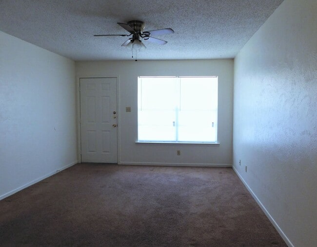 Building Photo - 1503 Janis Dr