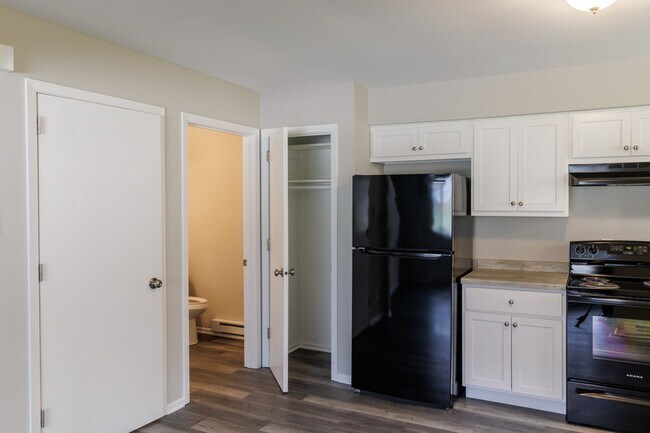 Foto del edificio - 2103 Green Tree Rd