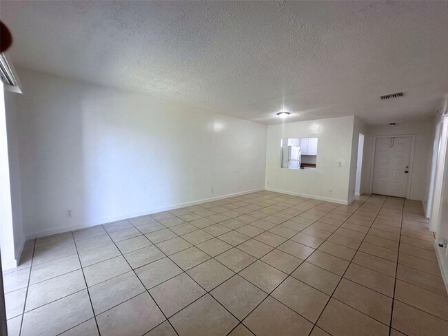 Building Photo - 928 S Federal Hwy