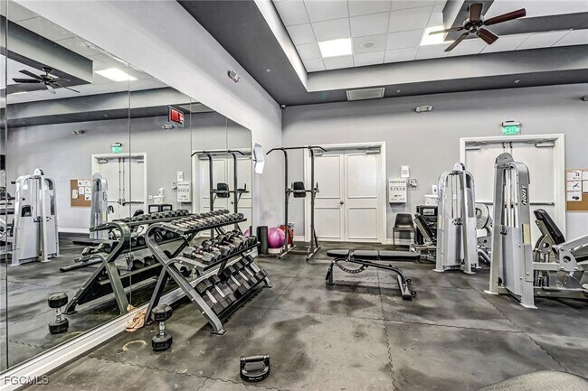 Foto del edificio - 12500 Fairmont Dr