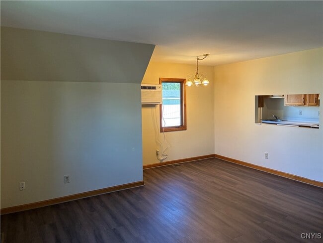Building Photo - 140 Marlborough Rd