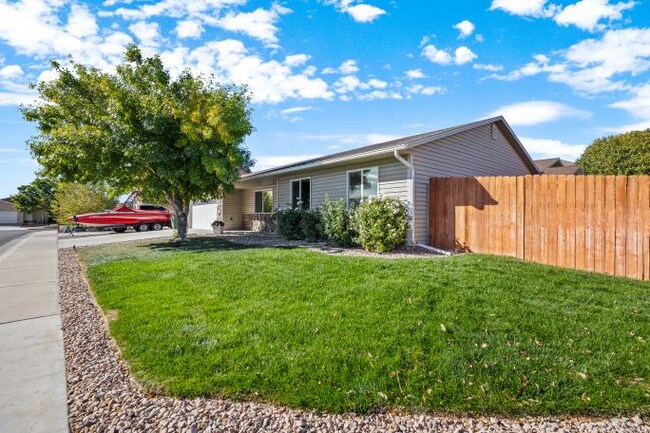 Foto del edificio - 2952 Red Cloud Ln