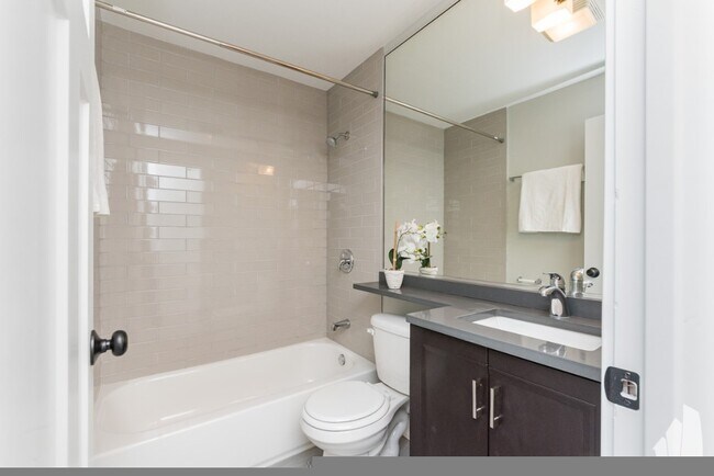 Foto del edificio - 530 W Surf St