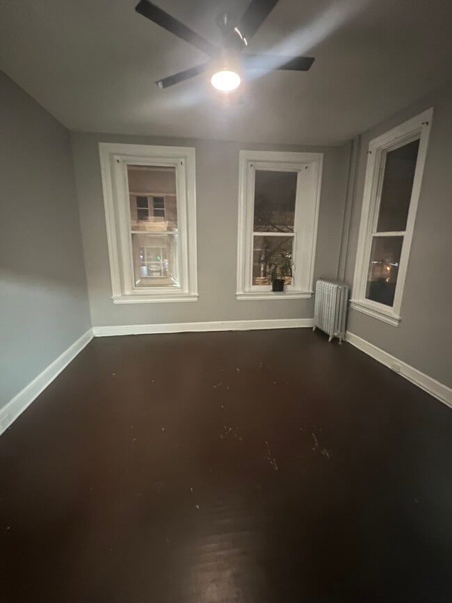 Building Photo - 243 N Queen St