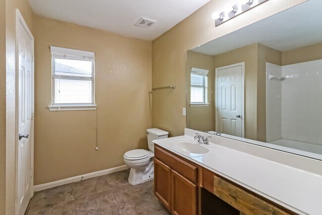 Foto del edificio - 20710 Tayman Oaks Dr