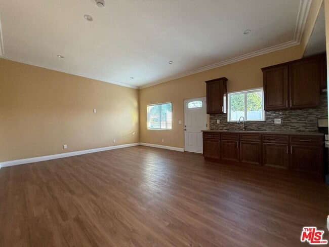 Foto del edificio - 7632 Kraft Ave