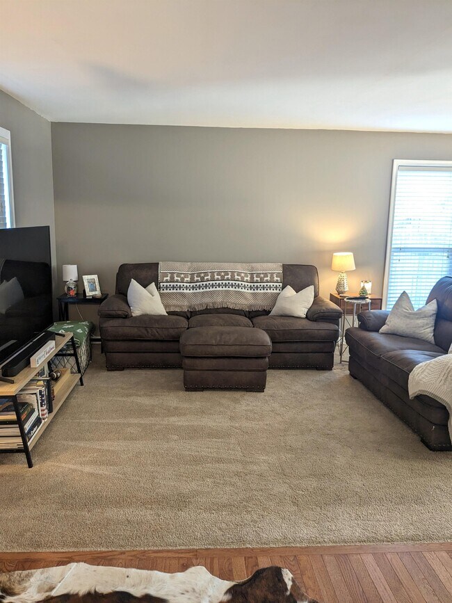 Foto del edificio - 3505 Pine Ridge Rd