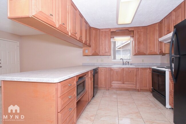 Foto del edificio - 7014 Stoney River Dr
