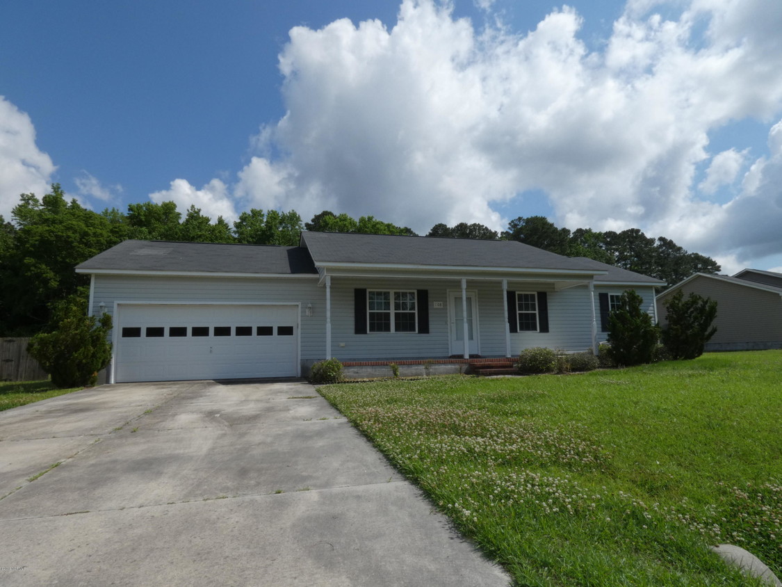 Primary Photo - 108 Pear Tree Ln