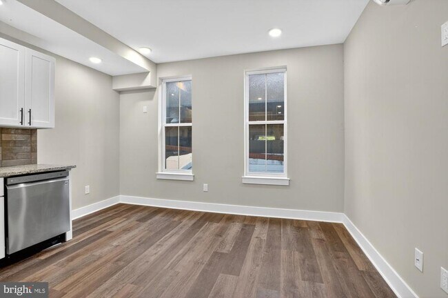 Foto del edificio - 1924 N Front St