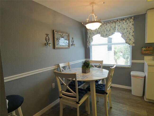Building Photo - 9320 Clubside Cir