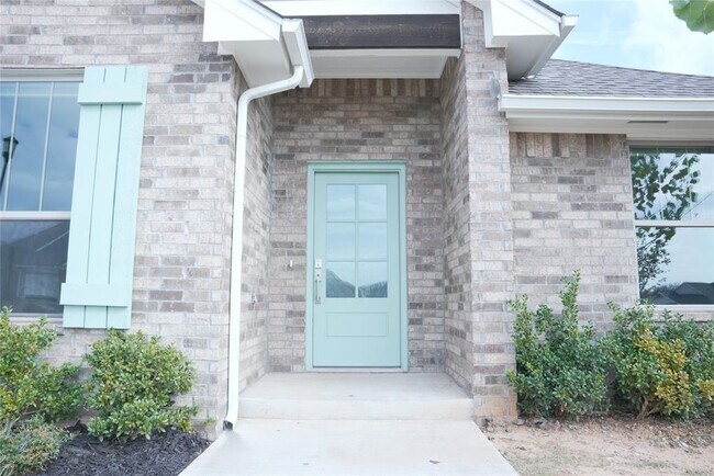 Building Photo - 5216 Bing Cir