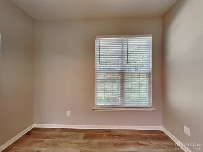 Building Photo - 3046 Willamette Valley Dr