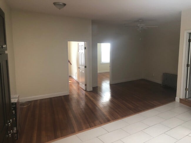 Photo - 5 Child St Apartment