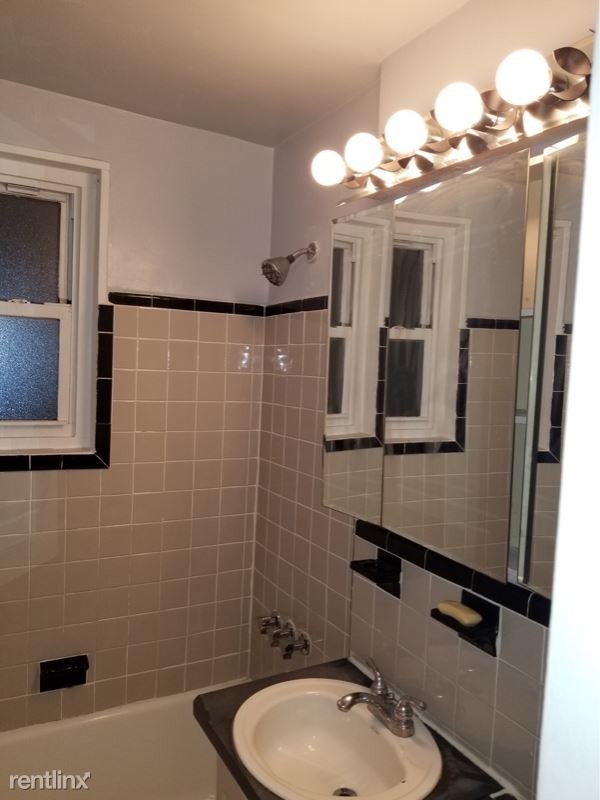 Building Photo - 1 br, 1 bath Cooperative - 131-25 234 Street