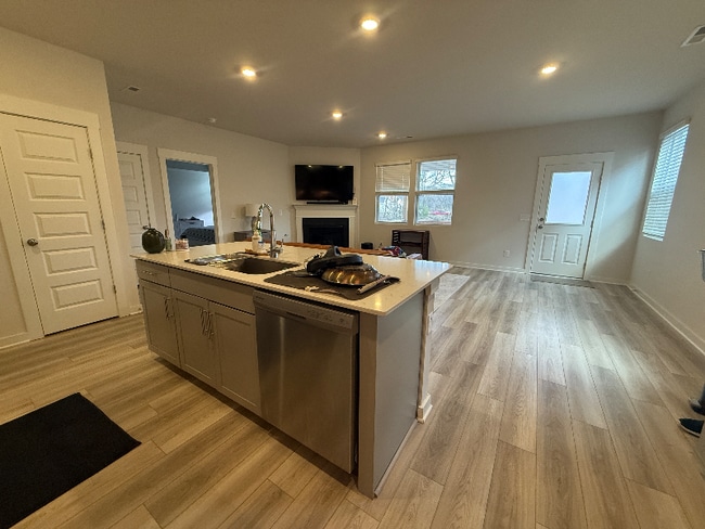 Foto del edificio - 845 Nightingale Ave