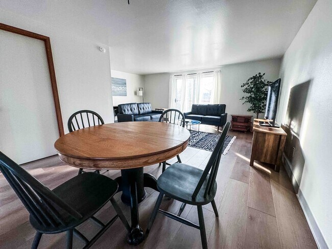 Foto del edificio - 329 Bessie St