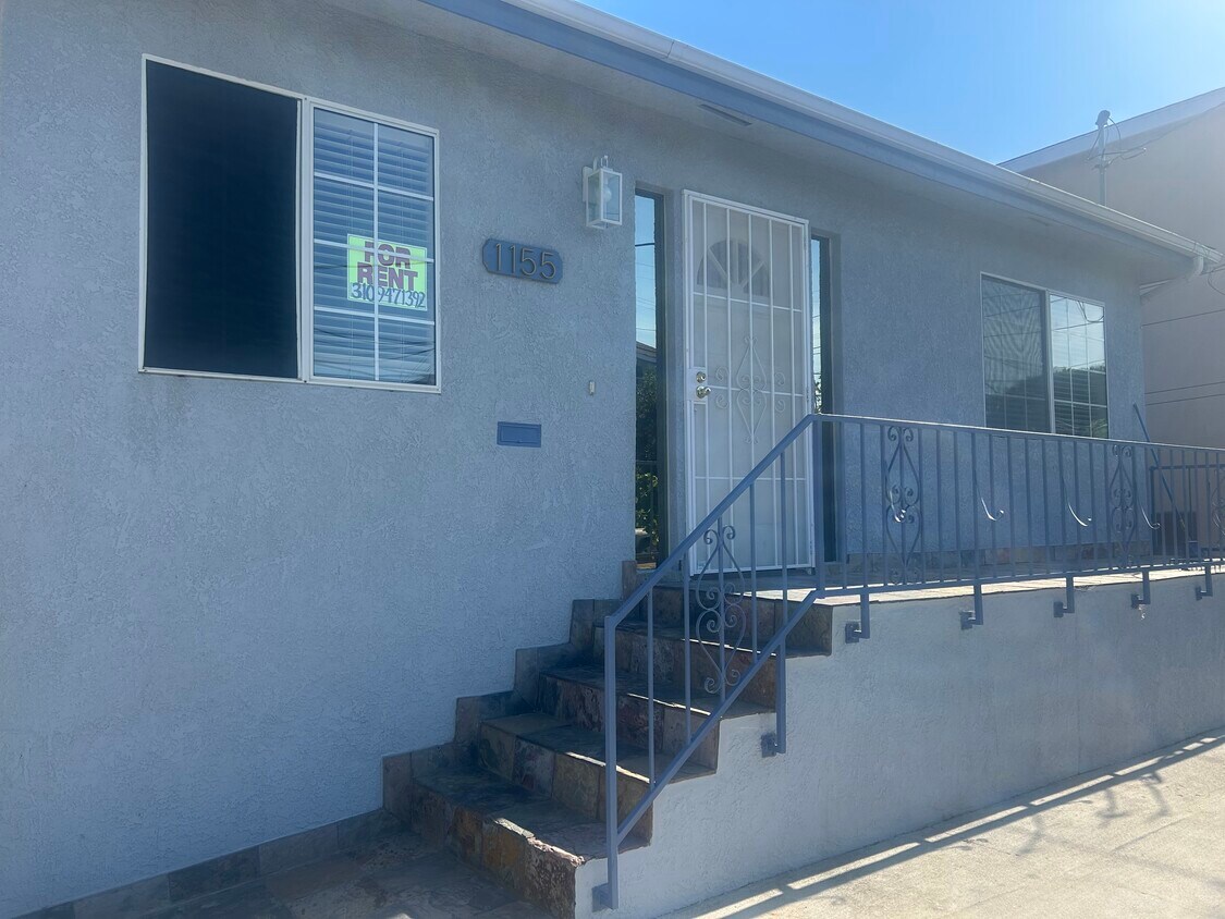 Foto principal - 1155 W 22nd St