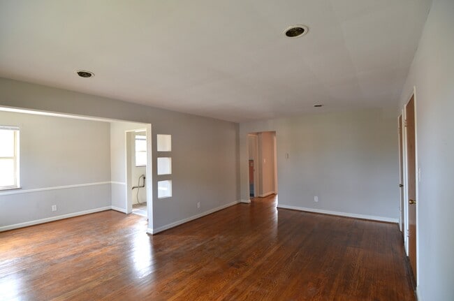 Building Photo - 6609 Bantry Ave