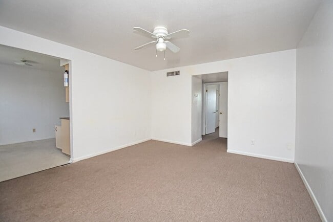 Building Photo - 20 S Mechanic St