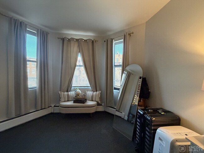Foto del edificio - 833 Beacon St